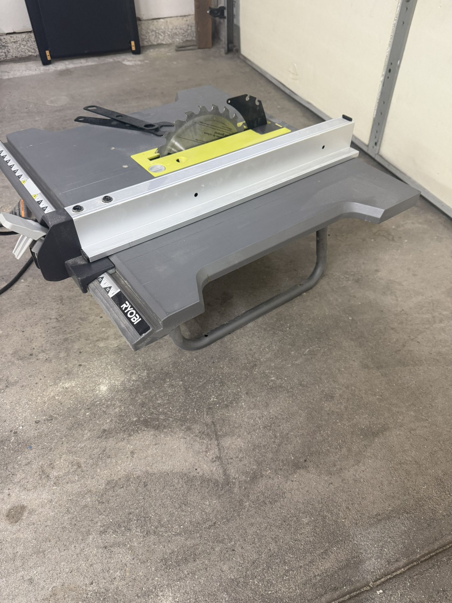 Ryobi 10 In. Table Saw