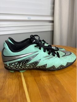Nike Hyper venom mint green  soccer cleats US 2Y