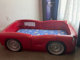 Toddler/ Twin Bed by Step 2