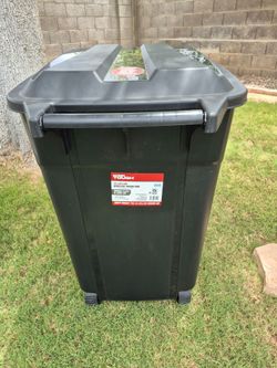 Garbage Trash Can 45 gallon Hyper Tough with wheels and lid