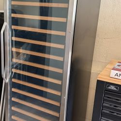 EdgeStar 166 Bottle Wine Fridge – Built-In / Freestanding – Excellent Condition