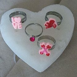  SET OF 4 ADJUSTABLE-FIT RINGS FOR GIRLS