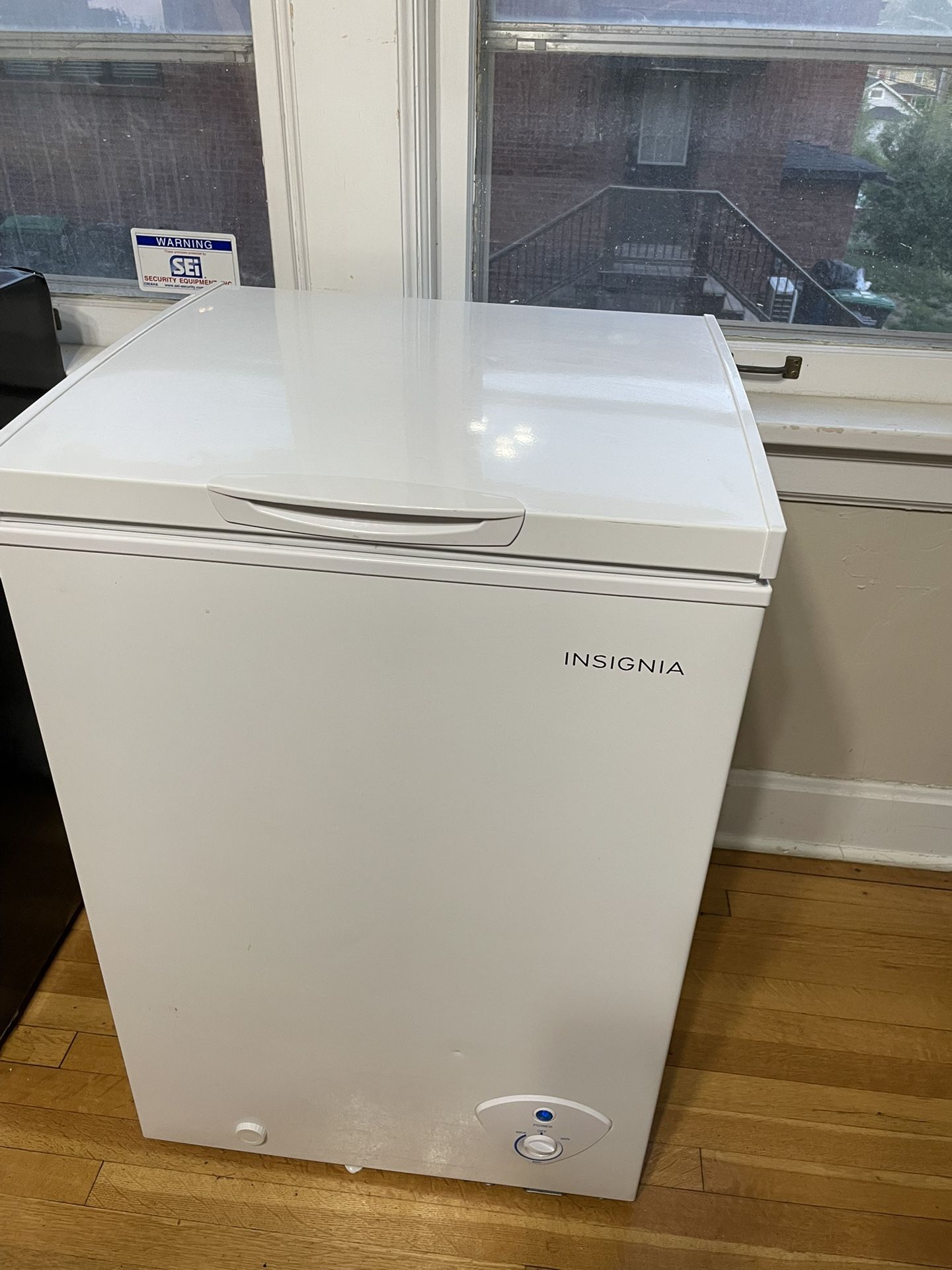 3.5 Cubic Ft. Chest Freezer