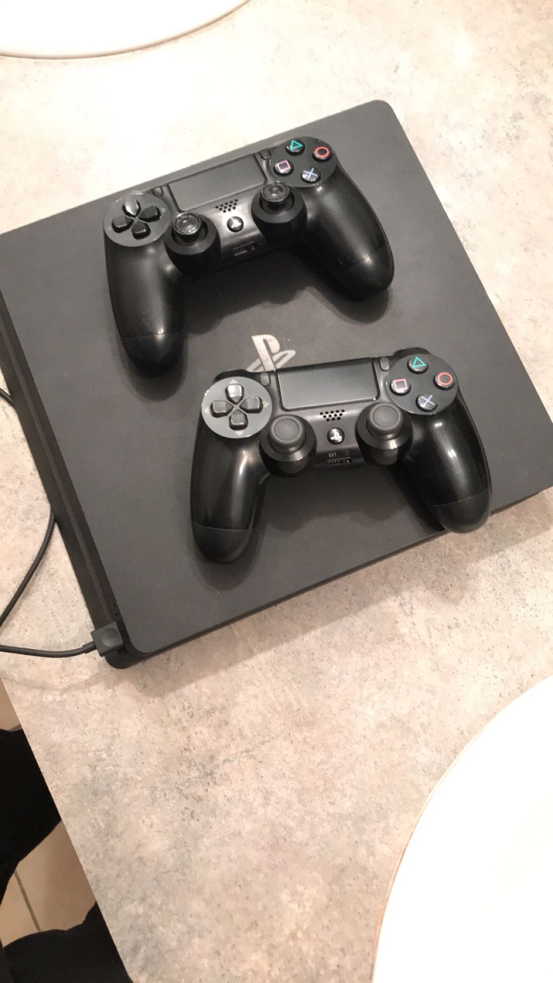 Ps4, W/2 controllers For sale (Barely used) Selling asap