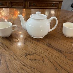 1 Sadler England White Teapot & 2 White USA Teacups (See Description!!)