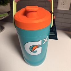 Gatorade Gx Performance Jug, 64oz, Leakproof with personalized name on the side of the handle 