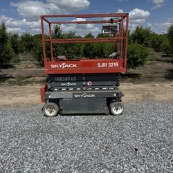 Skyjack SJIII 3219 Scissor Lift