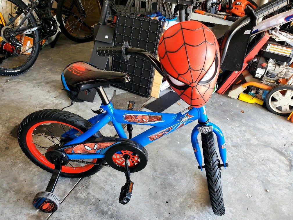 Spider-Man Bike 16 Inch And Helmet