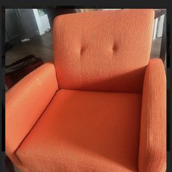 ORANGE ACCENT WIDE TUFTED CHAIR 29.5