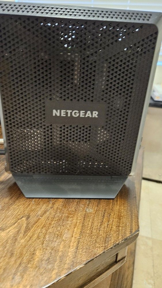 NETGEAR Nighthawk Cable Modem WiFi Router