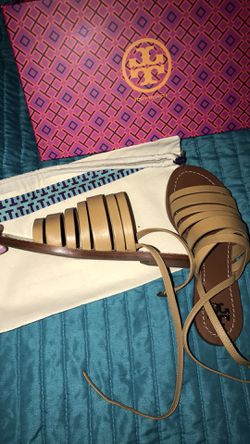 Tory Burch sandal for Sale in Albuquerque, NM - OfferUp