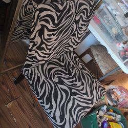 Oversize zebra print Accent chair