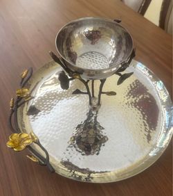 Hammered Stainless Steel Chip & Dip Tray and Bowl Centerpiece with Black and Gold Brass Frangipani Design