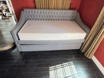 Tufted Gray Double Day-Bed