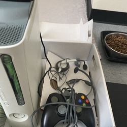 Xbox 360 With Camera And Internet