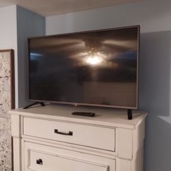 LG 42 Inch TV