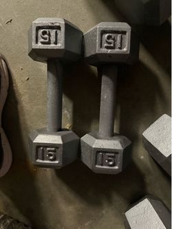 15 lb dumbbells x2