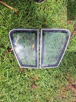 Cutlass quarter windows