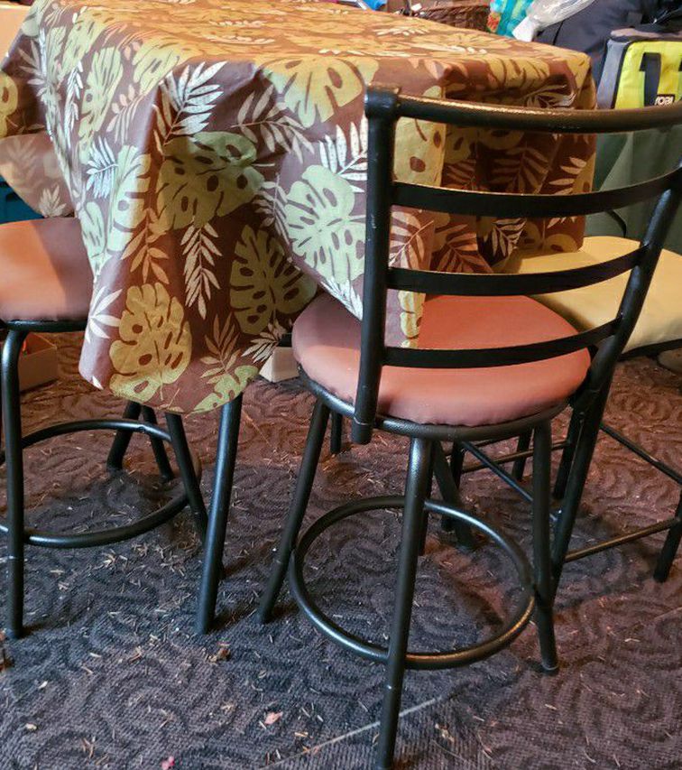 Pub Table/4 Chairs
