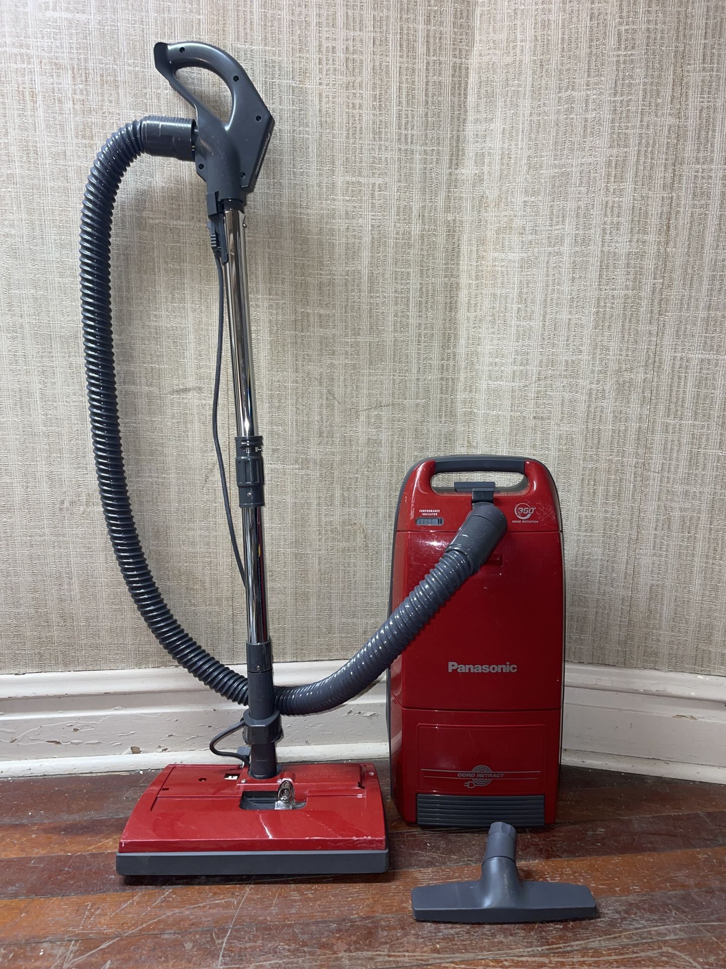 Panasonic Vacuum Cleaner (read description)