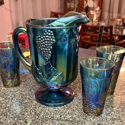 Vintage Iridescent Indian carnival glass With 4 Matching Glasses. 
