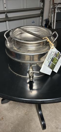 Olive oil containers