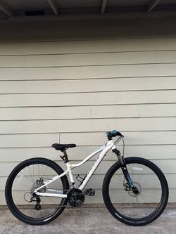 Specialized Jynx Small 27.5” Disc Mountain Bike