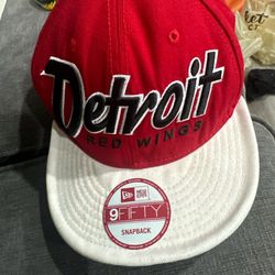Detroit Red Wings 9F NHL Logo Pop NEW ERA Red and White  SnapBack cap/Hat