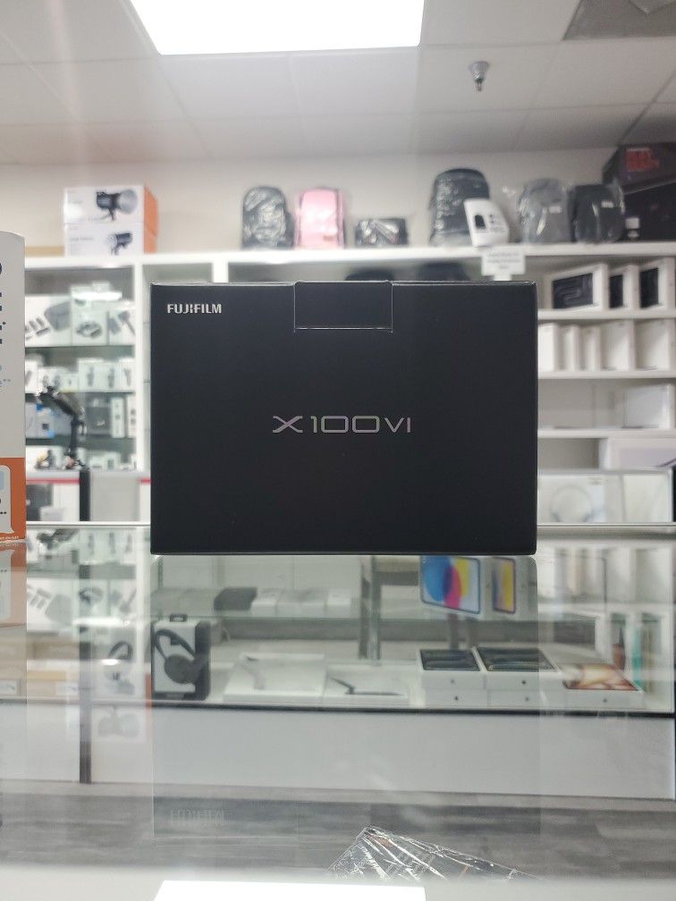 Fuji Film X100vi Silver) SALE 10/31