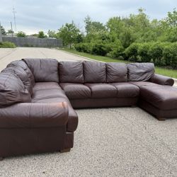 Divani Chateau d’Ax Top Grain Italian Leather Sectional Sofa w/Chaise! ***Free CurbSide Delivery***