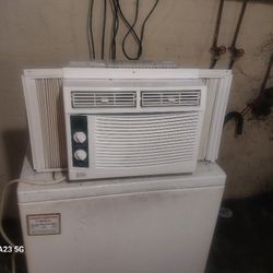 Air Conditioner Black/Decaer 5,000 BTU 