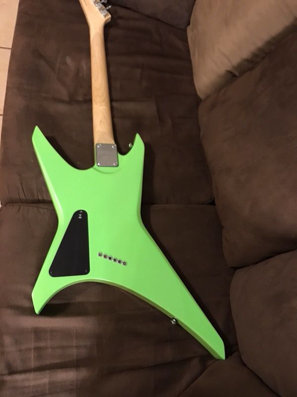 Jackson Kelly Professional Green Flame Top + HARD CASE for Sale in  Aventura, FL - OfferUp