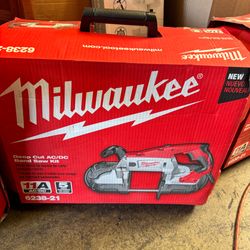 Milwaukee Deep Cut AC/DC Band Saw Kit