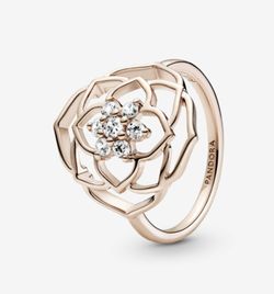 Size 6, Pandora, Rose Petals Statement Ring.