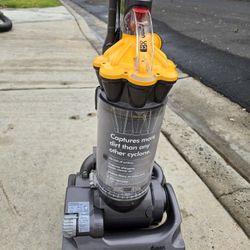 Dyson Upright Vacuum 