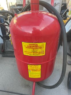 Central Pneumatic 110 lb Pressurized Abrasive Blaster