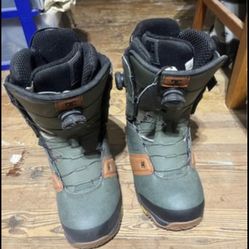 DC Size 10snowboard Boots