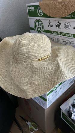 Woman’s Beach Hats 