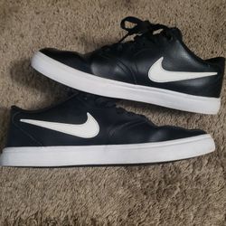 Men's Nike SB Solarsoft Shoes Size 10