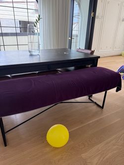 Dining table - free pick up