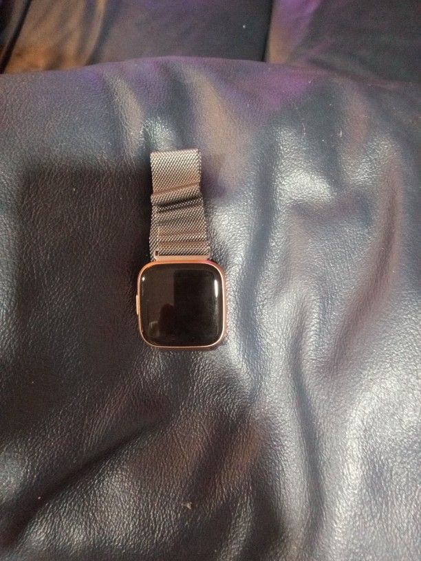 Fitbit Azure 2
