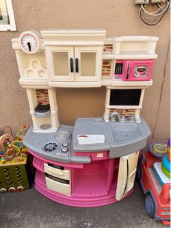 Play kitchen