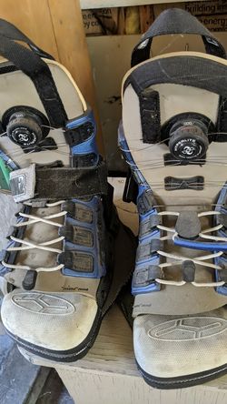 Never used size small hyperlite water ski boots