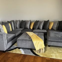 Sectional W/ Ottoman