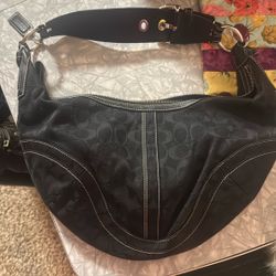 Signature Coach Hobo Bag 