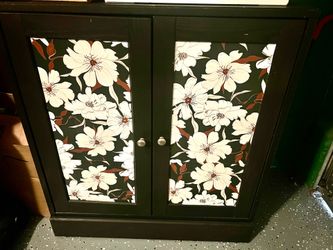 Storage cabinet