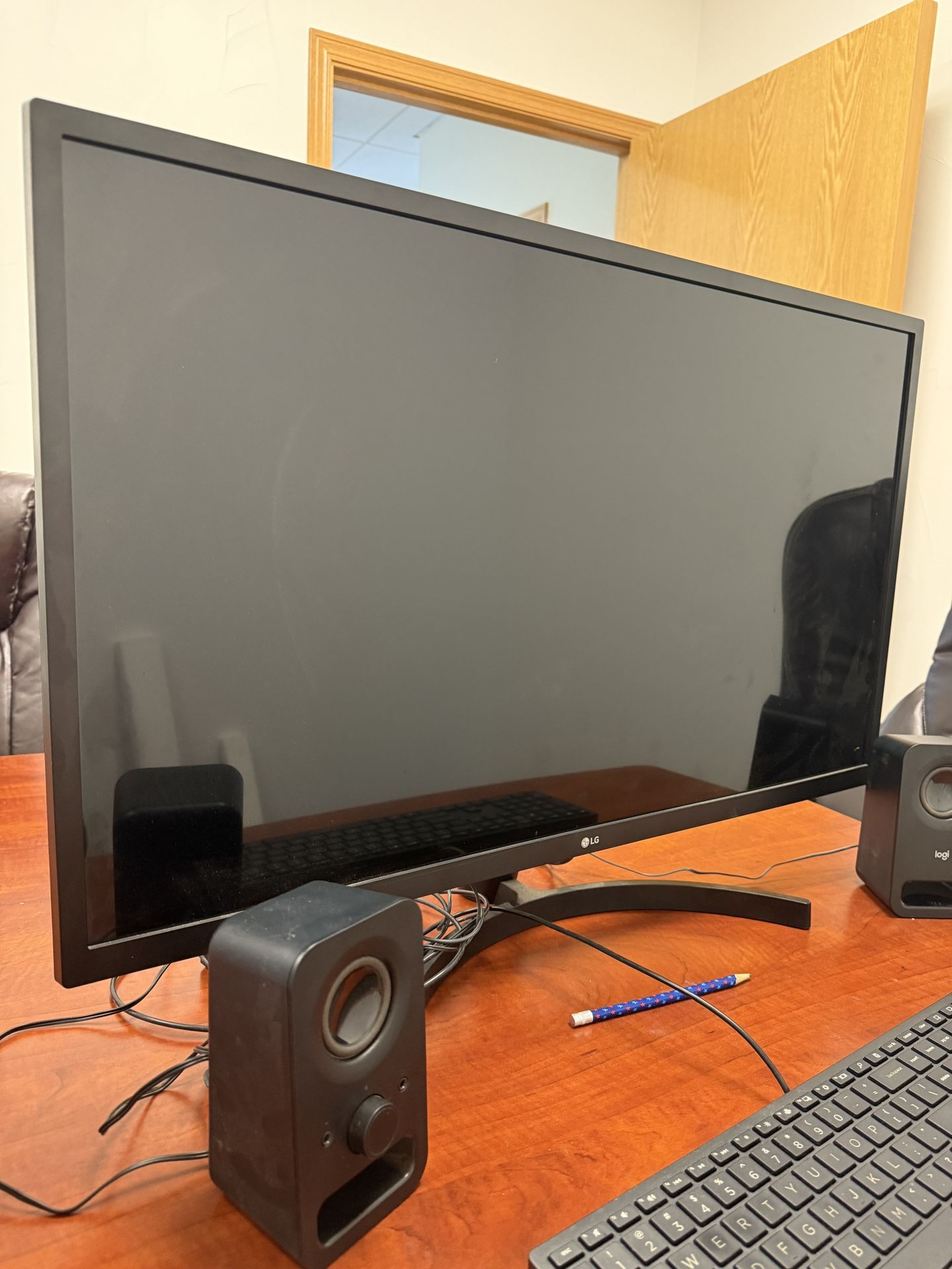 Lenovo 15 Intel Computer With 32 Inch Monitor and Speakers