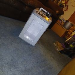 ROADPRO on the go cooler and warmer holds up to 18pak  of drinks and keeps things up to 135degrees