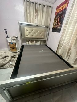 FULLMirrored Bed Frame with Tufted Headboard