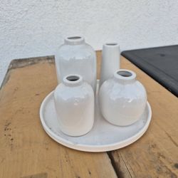 Mini white ceramic bud vases